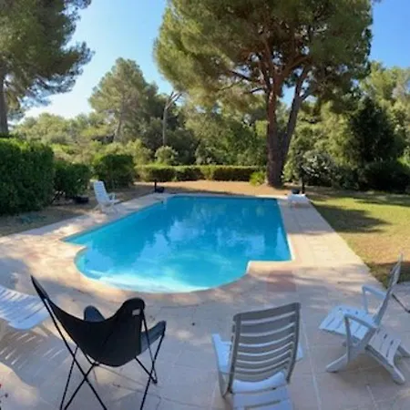 Casa vacanze Maison Bormes-les-mimosas, 4 Pieces, 6 Personnes - Fr-1-713-73 *